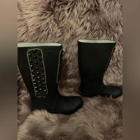 BCBG MaxAzria Studded Rubber Rain Snow Knee Boots Black Size 7 - Picture 2 of 8